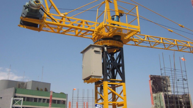 MasTec: 3 Reasons To Buy, 1 Reason To Hold