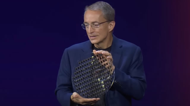 Intel has limited customer commitments for latest chip manufacturing tech, CFO says