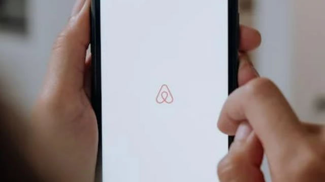 Airbnb Services Emulates the Hotel Experience with Massages, Spas and Chefs